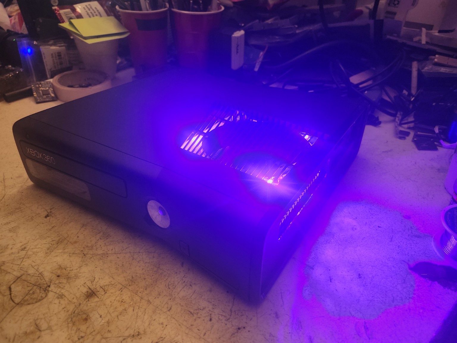 Xbox 360 Slim 2TB purple lighting photo 2