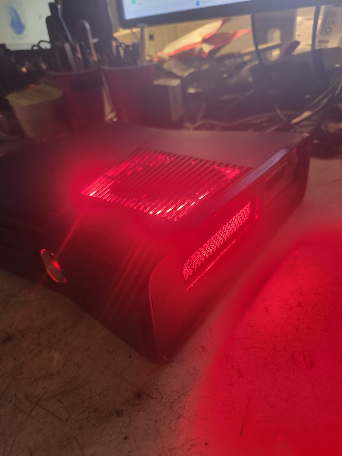 Xbox 360 Slim 4TB red LED photo 8