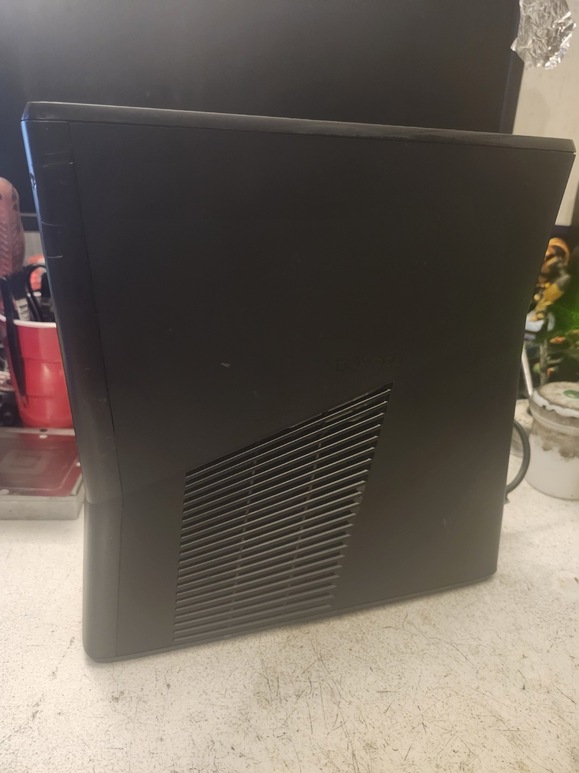 Xbox 360 Slim 4TB red LED photo 12